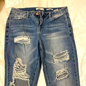Mid rise ankle fit Distressed Jeans